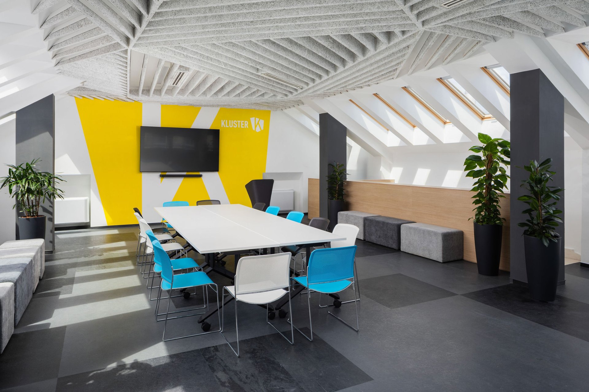 KLUSTER event space